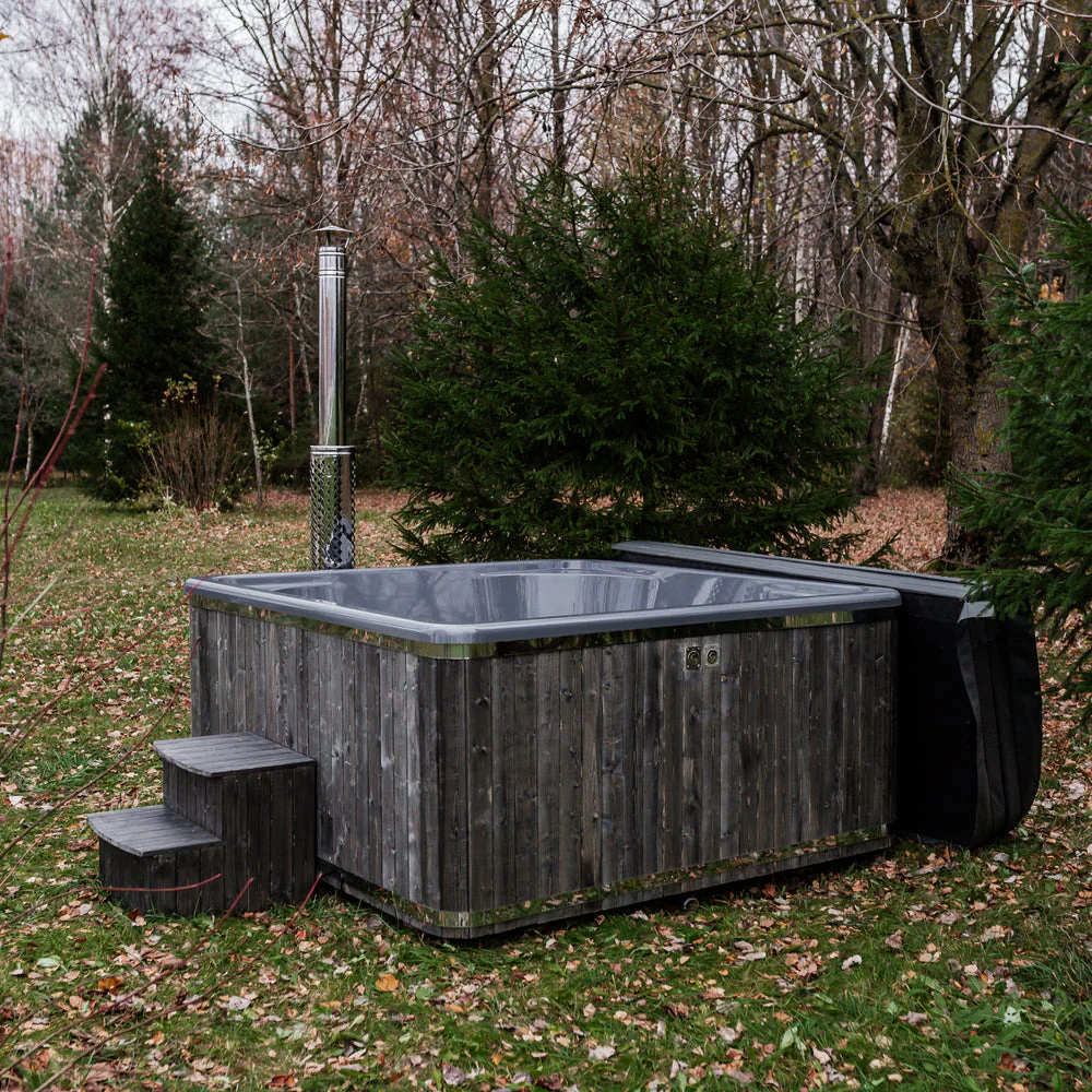 Quadratischer Glasfaser-Whirlpool mit externem Heizsystem in 202 × 202 cm