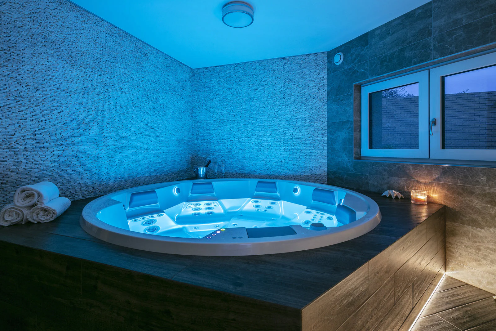USSPA Whirlpool im privaten Wellnessbereich