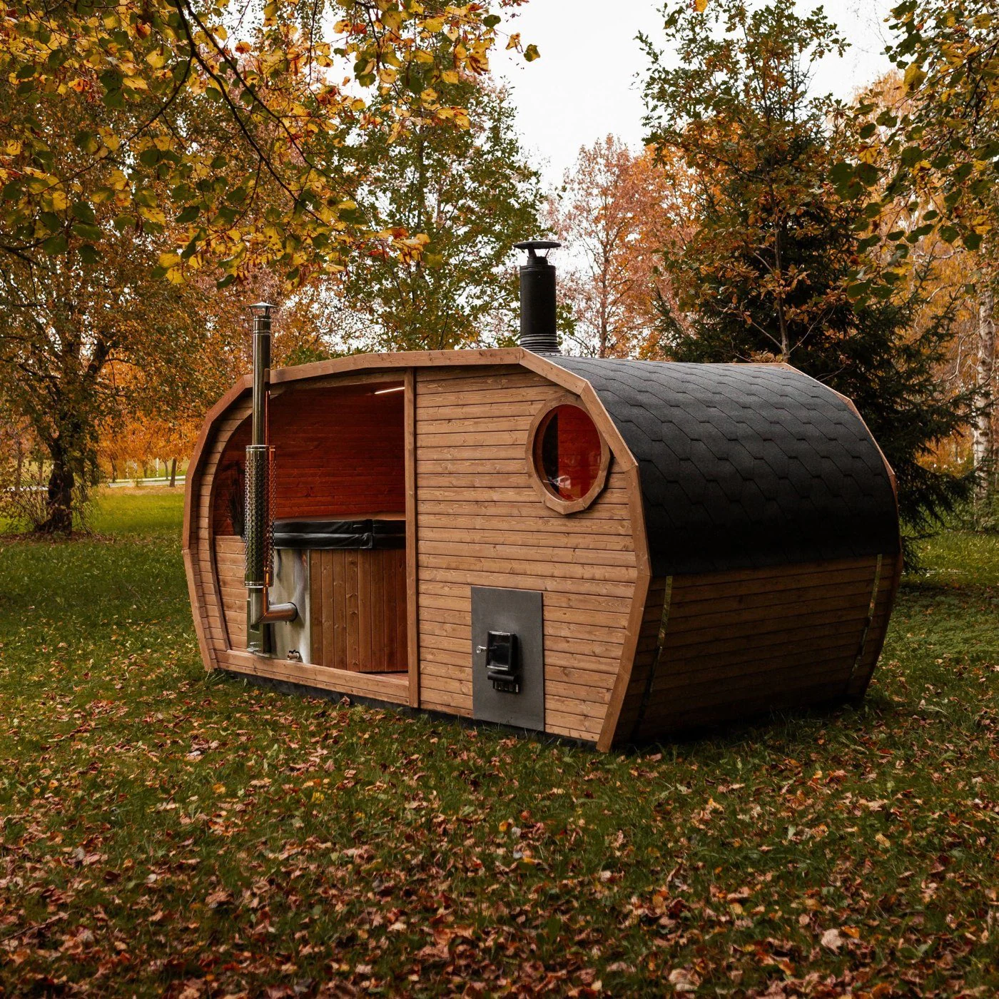 2in1 Oasis Sauna + Nordic Whirlpool Außenansicht